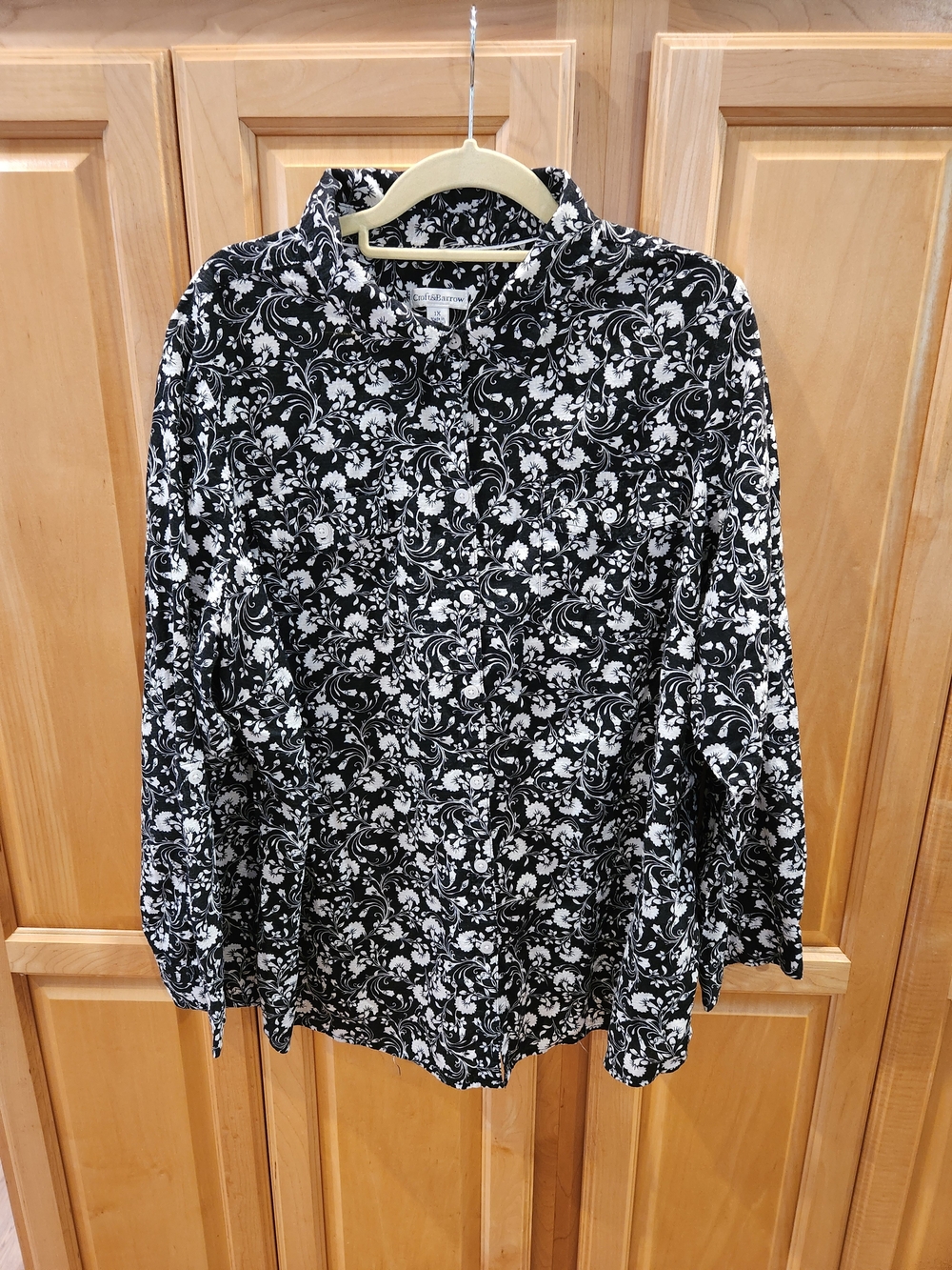 Croft & Barrow Black and White Floral Button-Down Shirt
